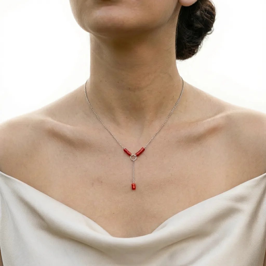 Collier Garnet port� - bijou berb�re corail brut AMAYAS